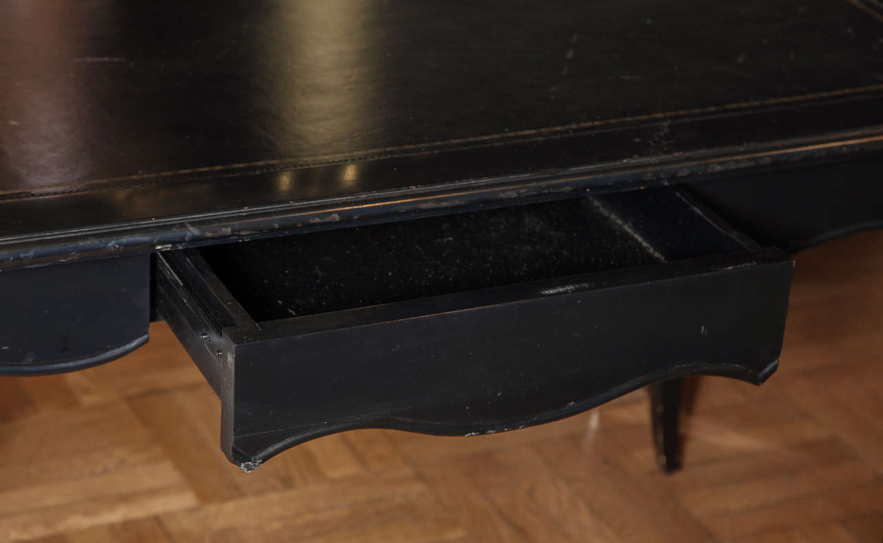 Louis XV Style Leather Ebonized Bureau Plat In Good Condition In New York, NY
