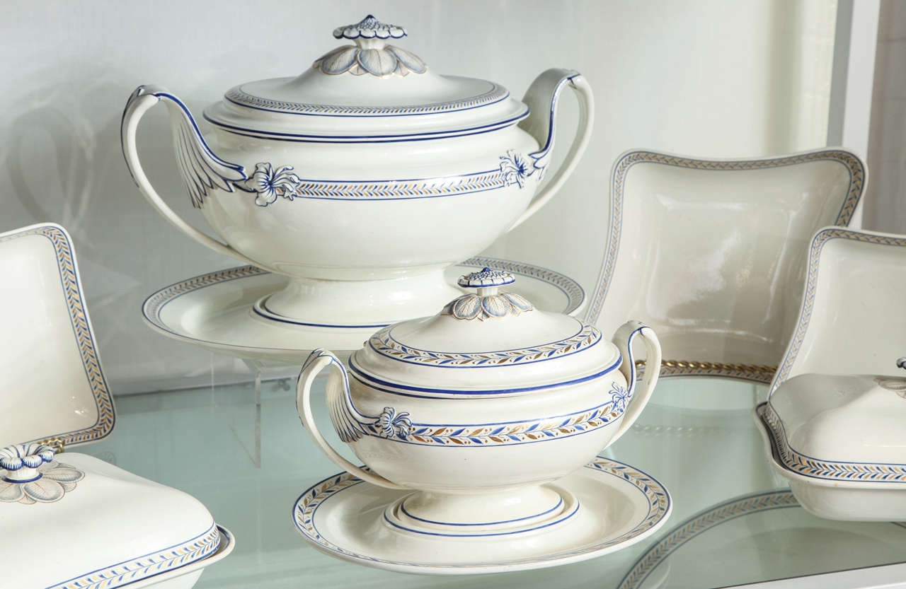 Set of Wedgewood China In Good Condition For Sale In New York, NY