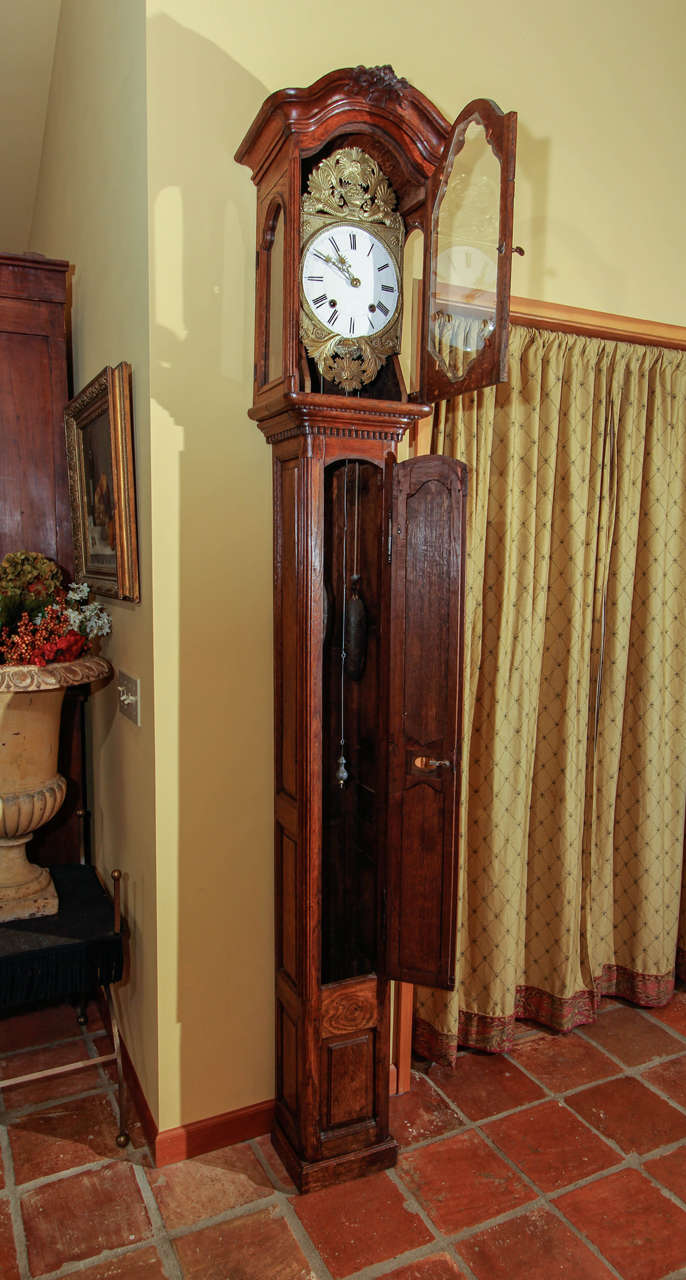French Provincial Oak Tall Case Clock In Excellent Condition For Sale In Kirkland, WA