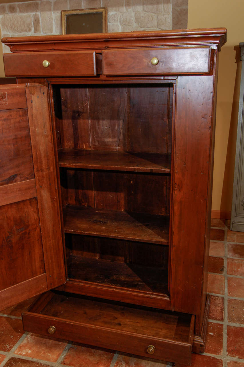 American 18th Century Cherry Cupboard For Sale 4