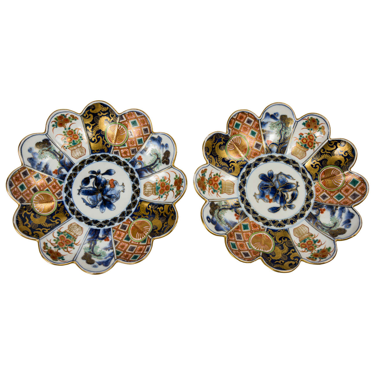 Pair of Imari Porcelain Dishes at 1stDibs