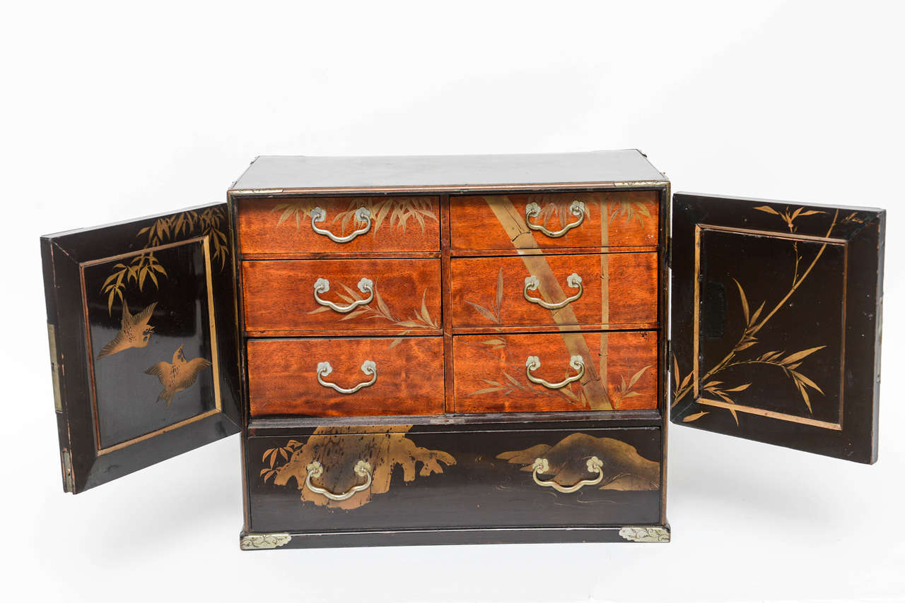Chinese Export Japanese Jewelry Chest with Hand Decorations, 19th Century For Sale