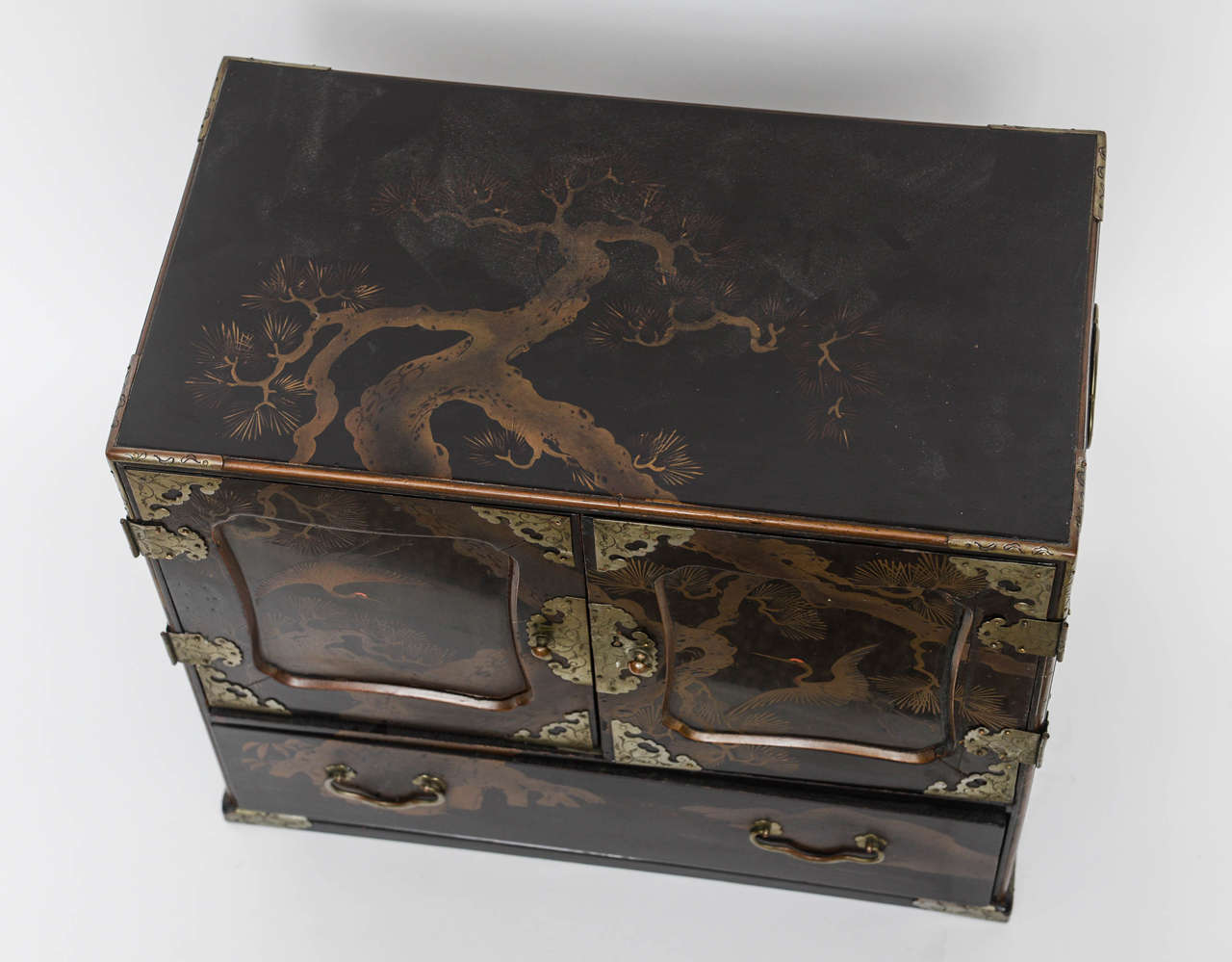 Japanese Jewelry Chest with Hand Decorations, 19th Century For Sale 3