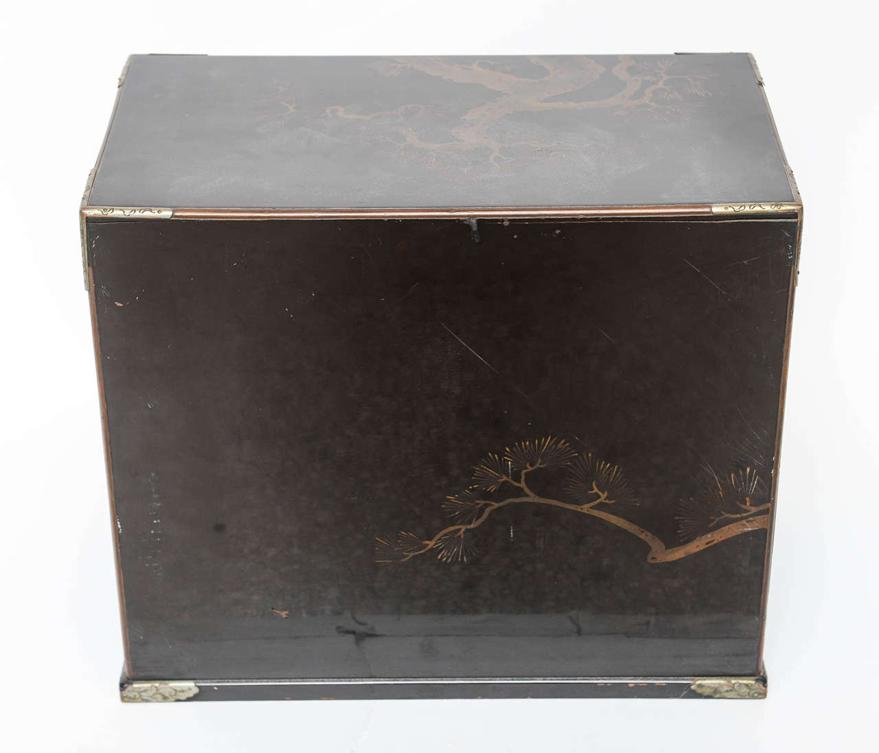 Japanese Jewelry Chest with Hand Decorations, 19th Century For Sale 4