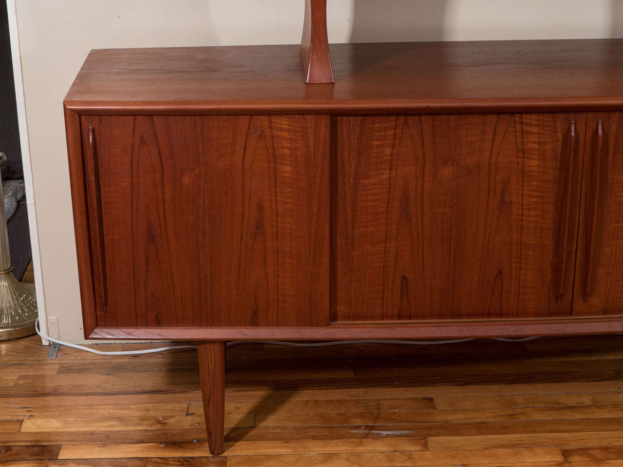 hp hansen credenza
