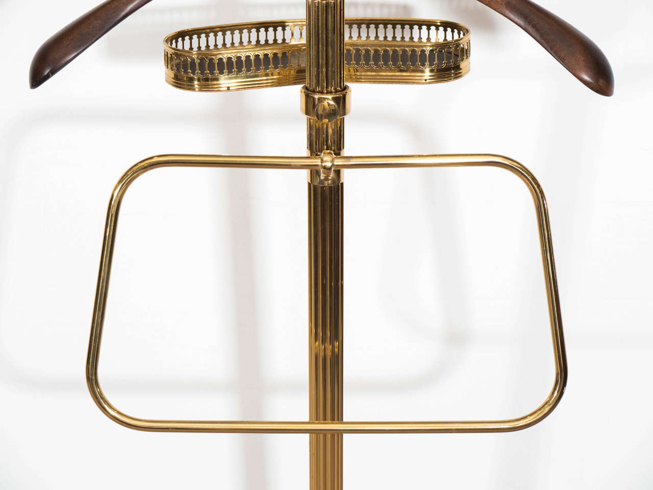 Italian Mid Century Solid Brass Valet on Tripod Base In Good Condition In New York, NY