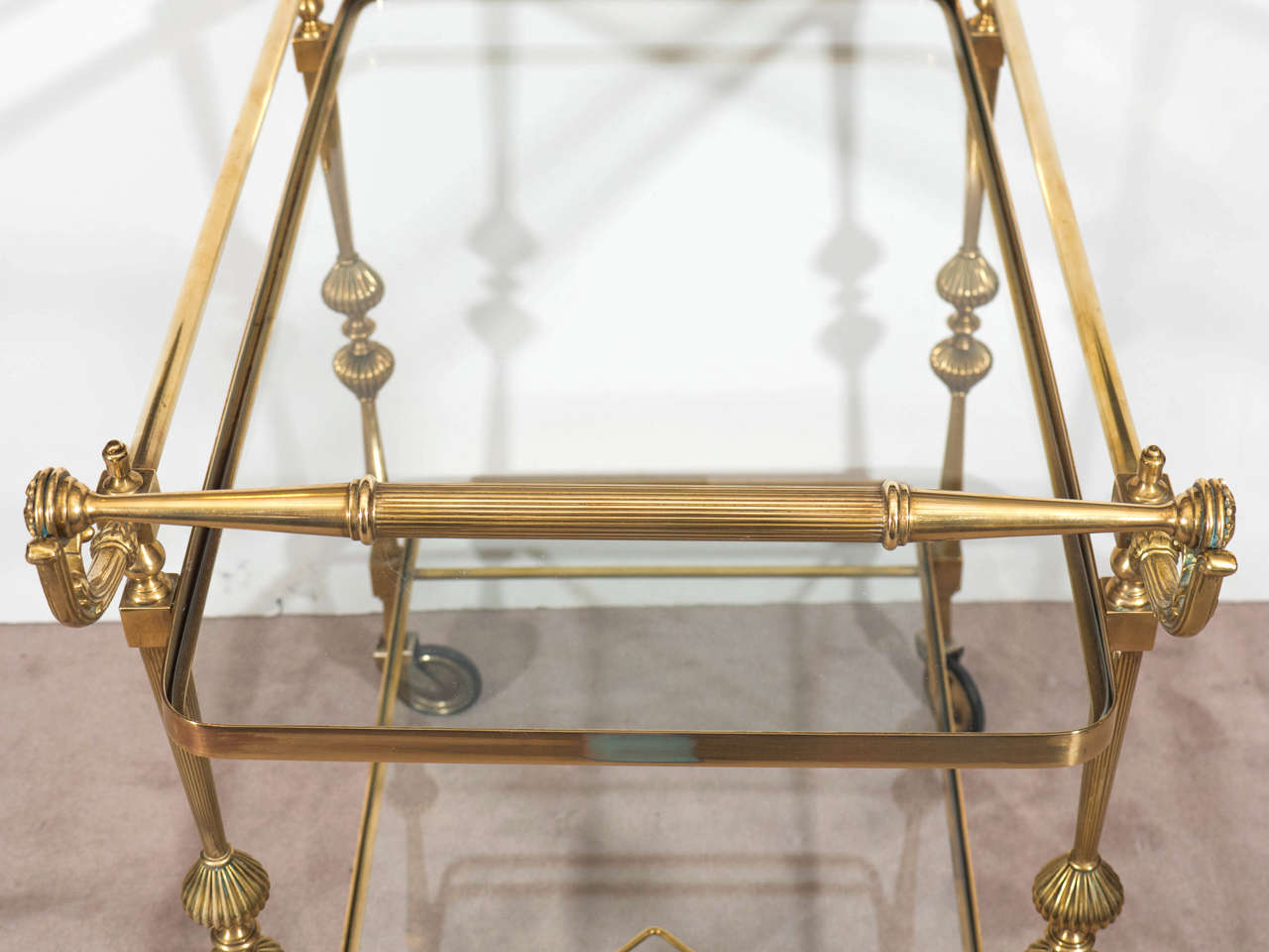 A Midcentury Hollywood Regency Brass Bar Cart with Wine Holders In Good Condition In New York, NY