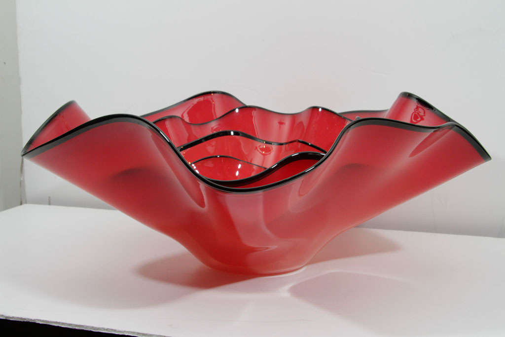 Set of Four Red Art Glass Nesting Bowls in the manner of Chihuly In Excellent Condition In New York, NY