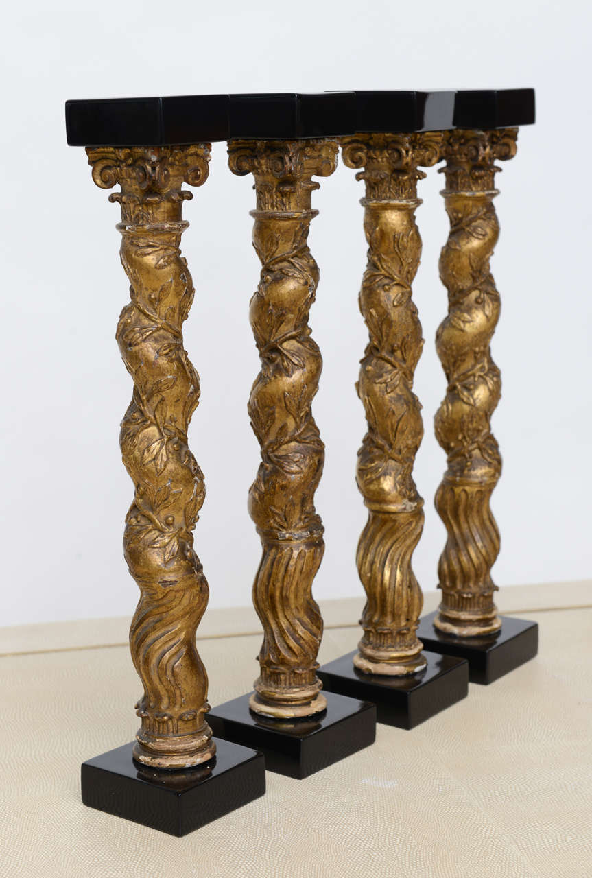 Set von vier italienischen, barocken, salomonischen Säulenmodellen aus der Mitte des 18. Jahrhunderts (Italienisch) im Angebot