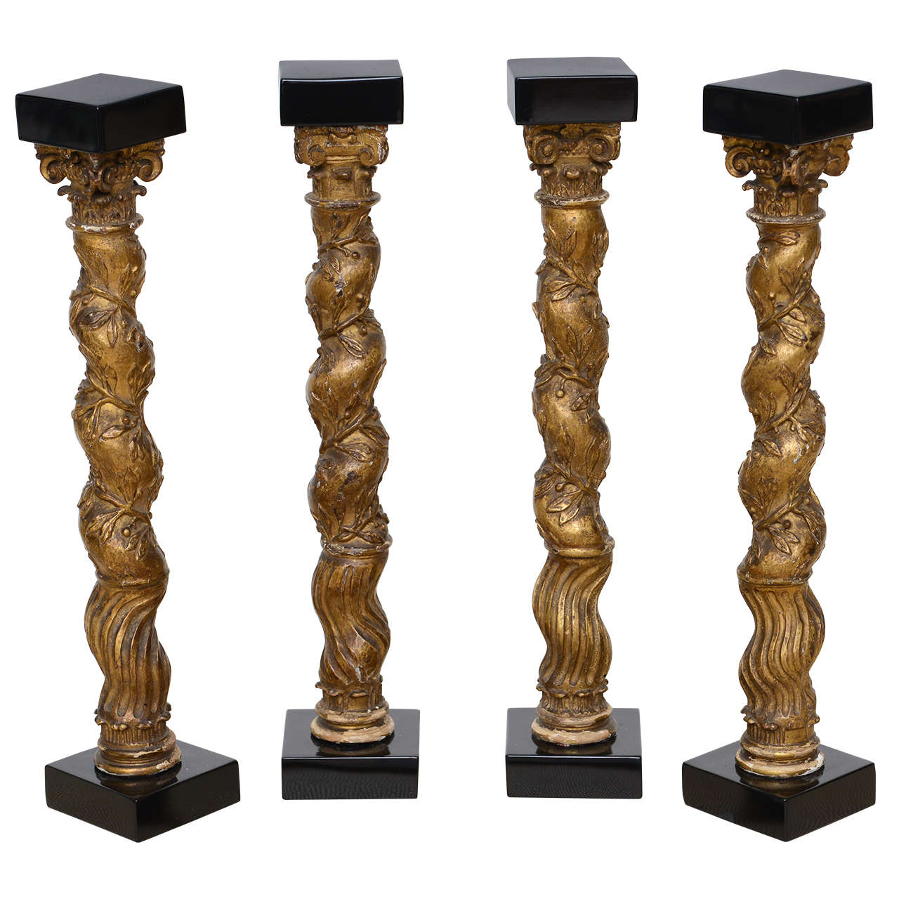 Set von vier italienischen, barocken, salomonischen Säulenmodellen aus der Mitte des 18. Jahrhunderts im Angebot