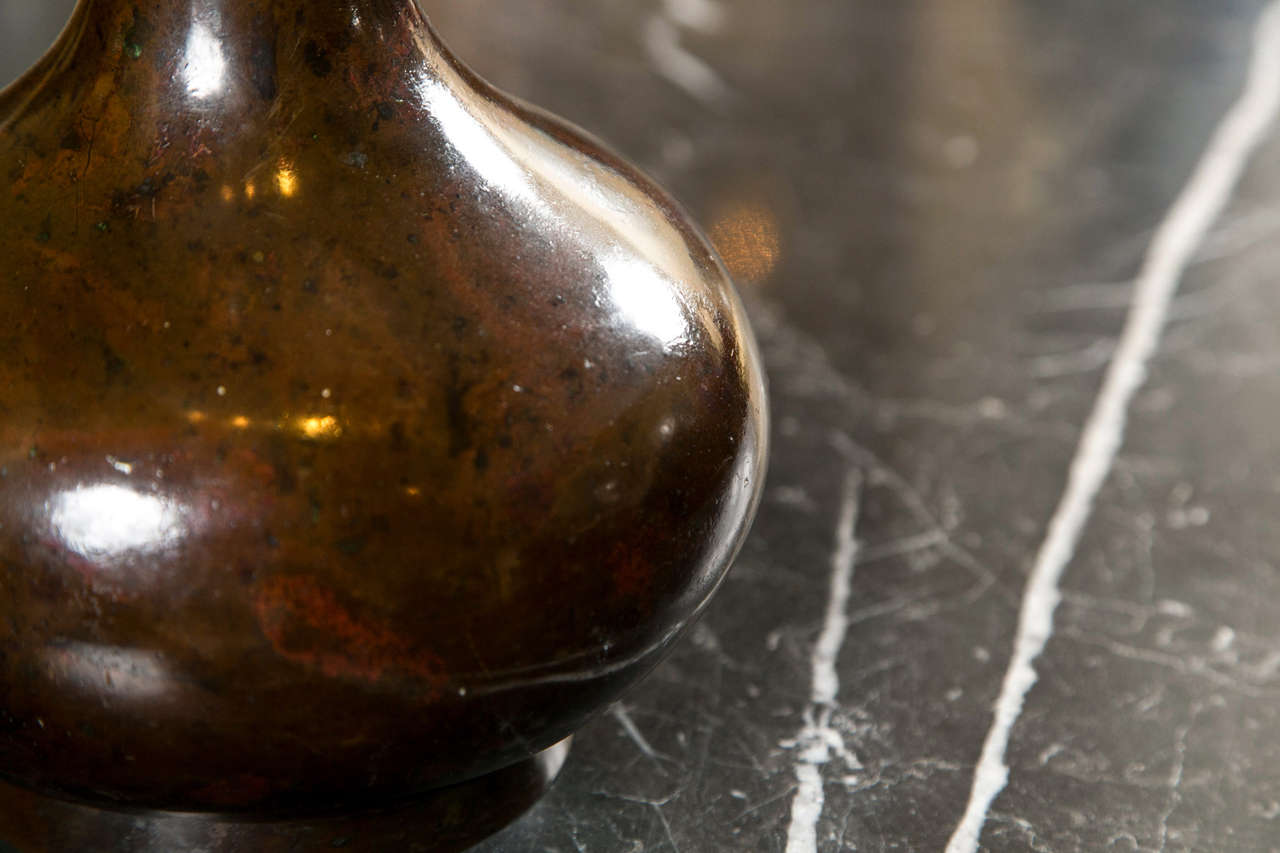 Japanische Bronze-Vase im Zustand „Gut“ im Angebot in Stamford, CT