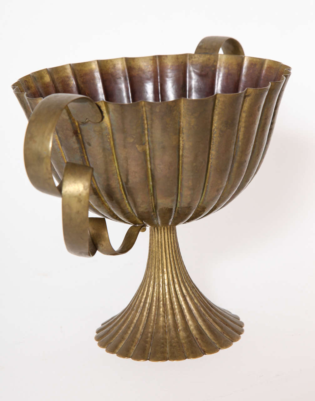 Josef Hoffmann Brass Two-Handled Coupe, 1925 In Excellent Condition For Sale In New York, NY