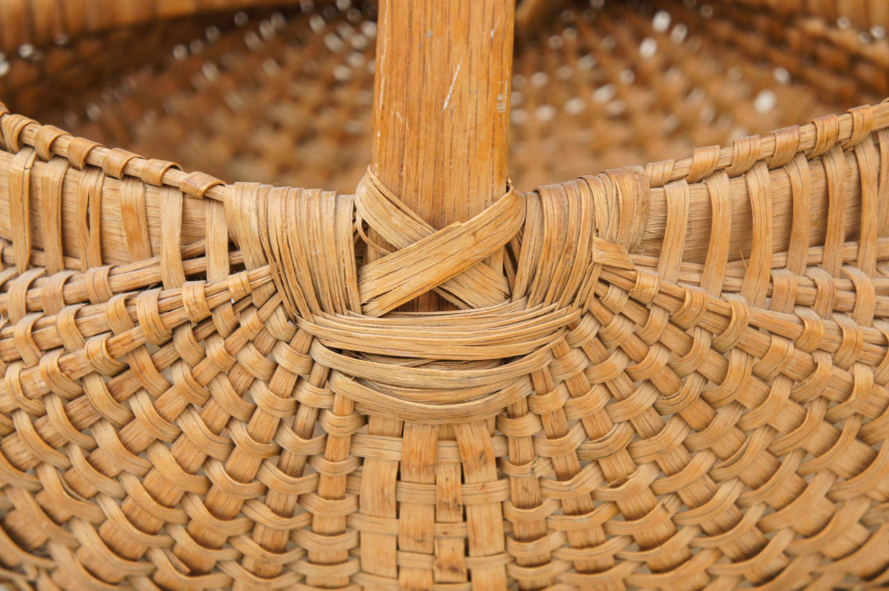 Country French Basket In Excellent Condition In Hudson, NY