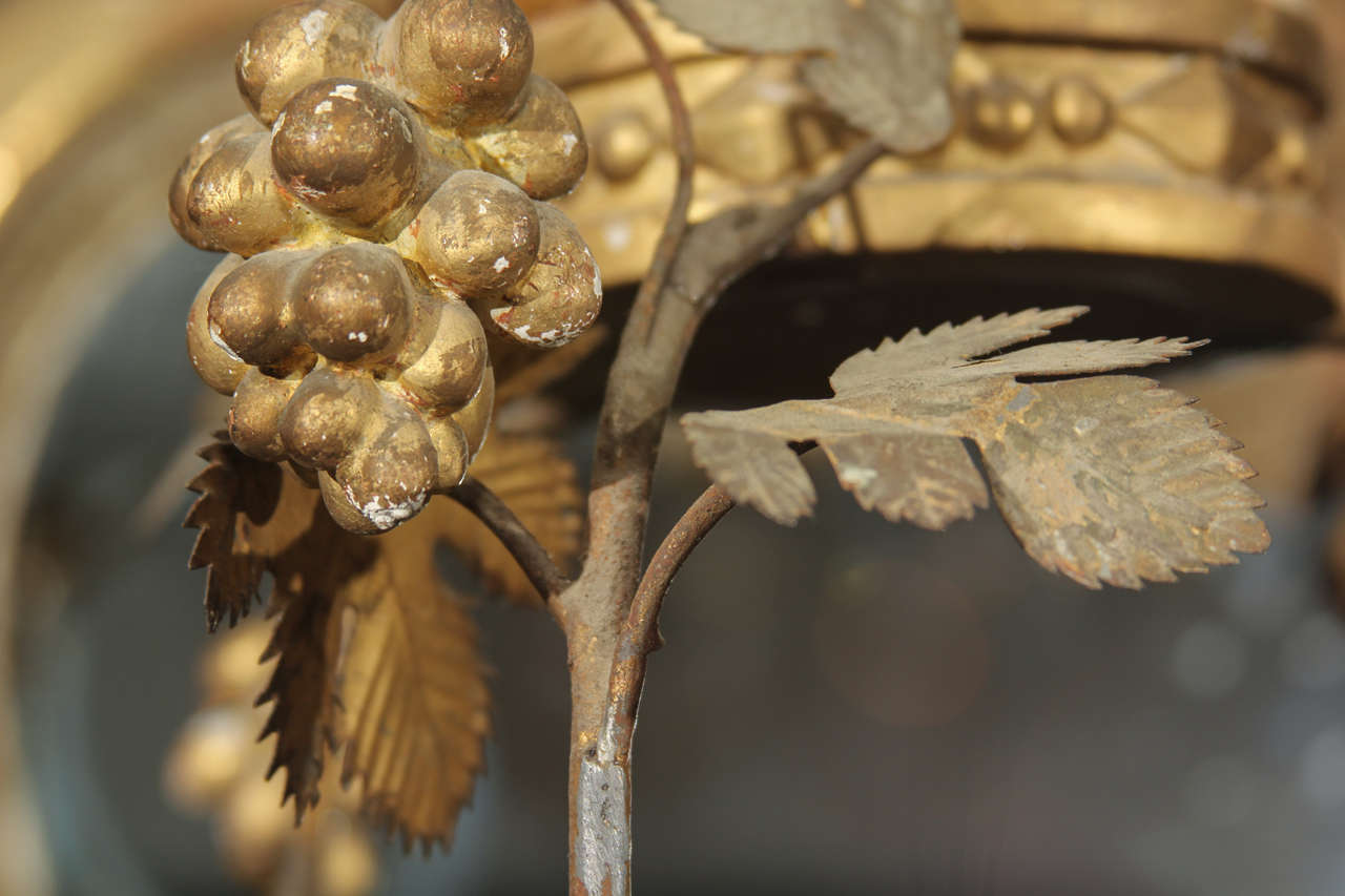 Italian Giltwood and Grapes Chandelier 2