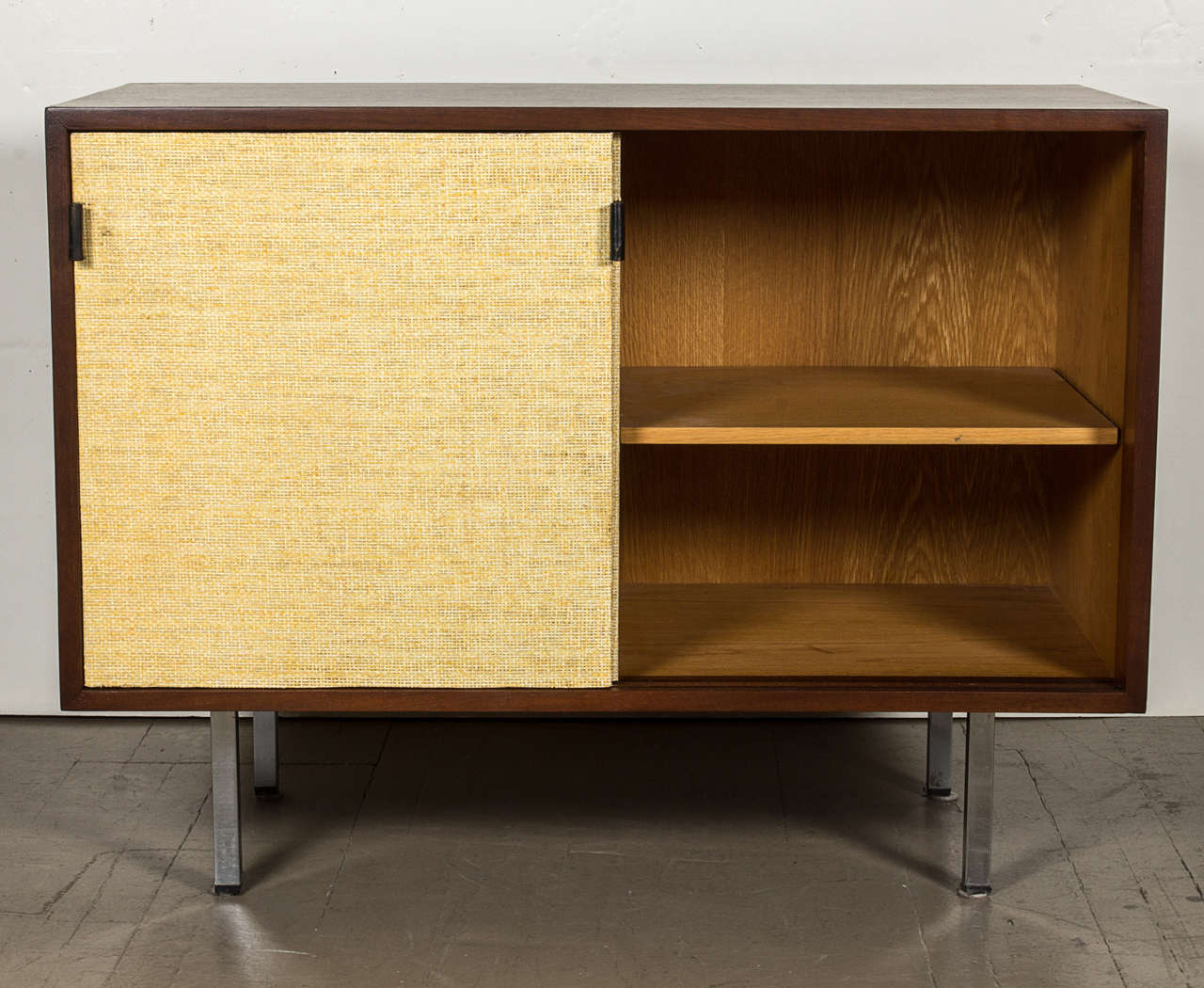Florence Knoll Walnut Credenza In Excellent Condition In New York, NY