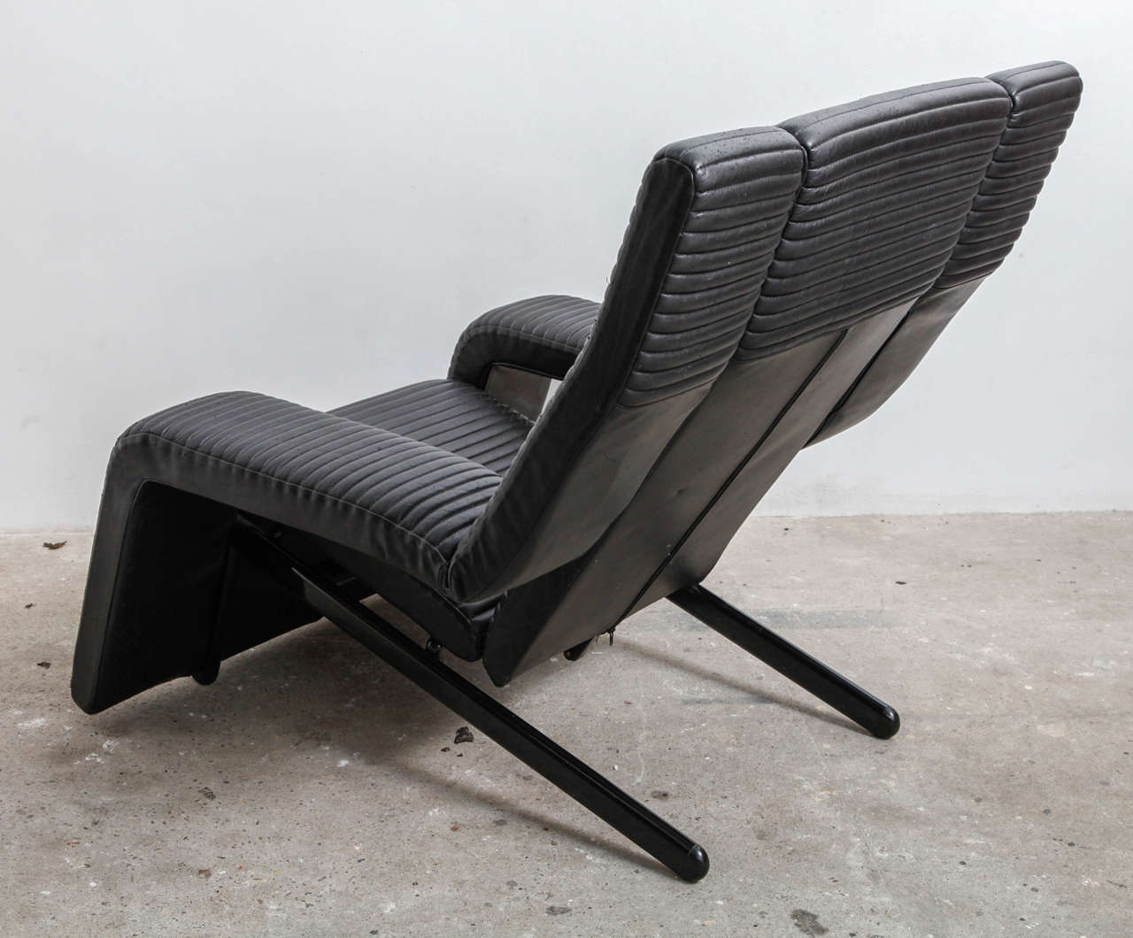 Mid-Century Modern Avant Garde Brunati Lounge Chair Designed by Ammannati & Vitelli For Sale