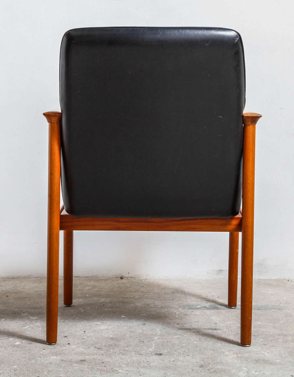Danish Set of Two Diplomat Chairs Designed by Arne Vodder
