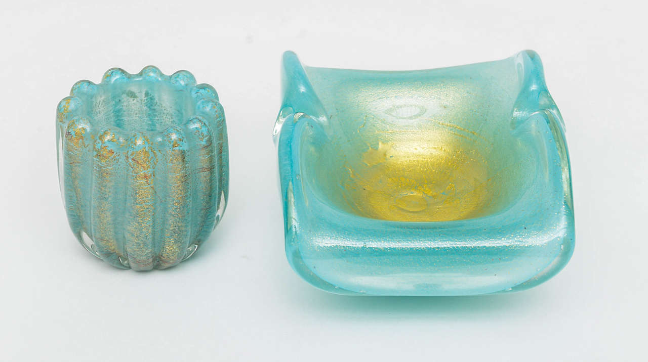 Tobacco Accessories set of two Italian heavily hand-blown Azure and gold-filled Murano ashtray with matching cigarette holder.
Mid-Century Modern Design Made by the famous Art Glass Maker attributed to Archimede Seguso. 
Cigarette holder