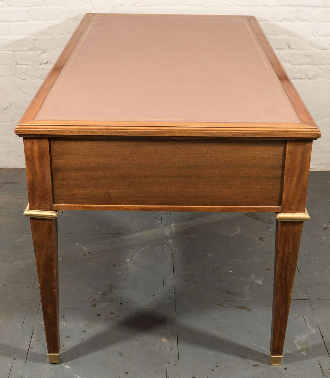 French Mahogany Desk with Leather Top For Sale 1