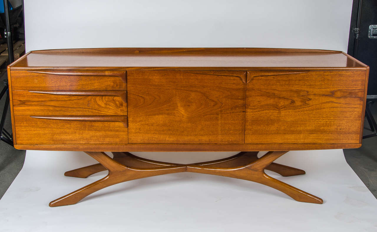 An exceptionally rare sideboard by Scottish manufacturer, Beithcraft. Produced as part of the ‘The Organic Range.’ This piece is beautifully handcrafted in teak and in very good condition.