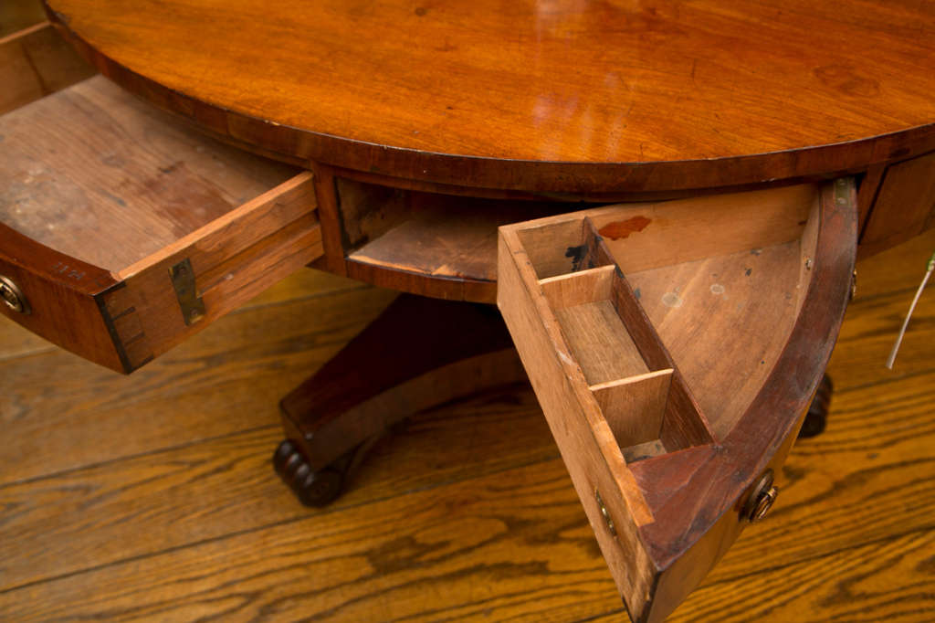 George III Mahogany Rent / Drum Table In Excellent Condition In Woodbury, CT