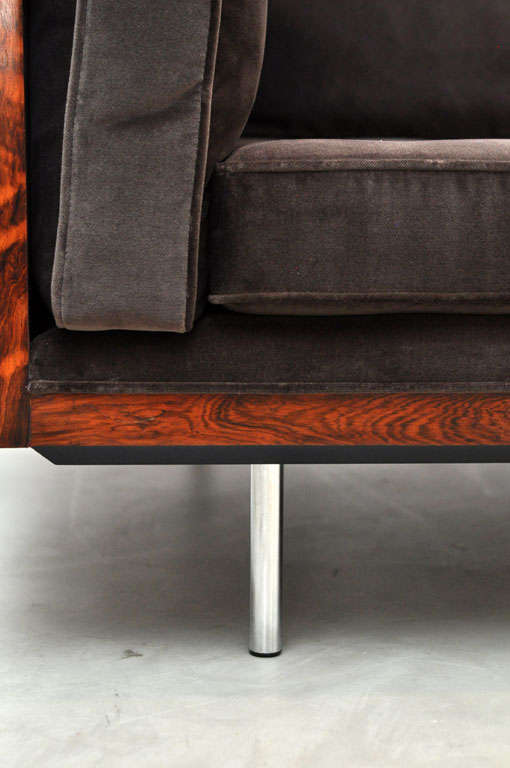 Wood Rosewood case sofa - Milo Baughman