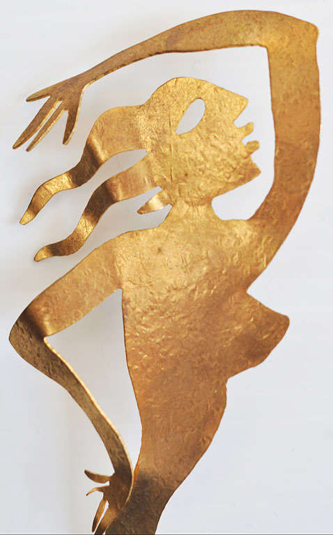 Herve Van Der Straeten Gilded Brass Brooch In Good Condition For Sale In Winnetka, IL