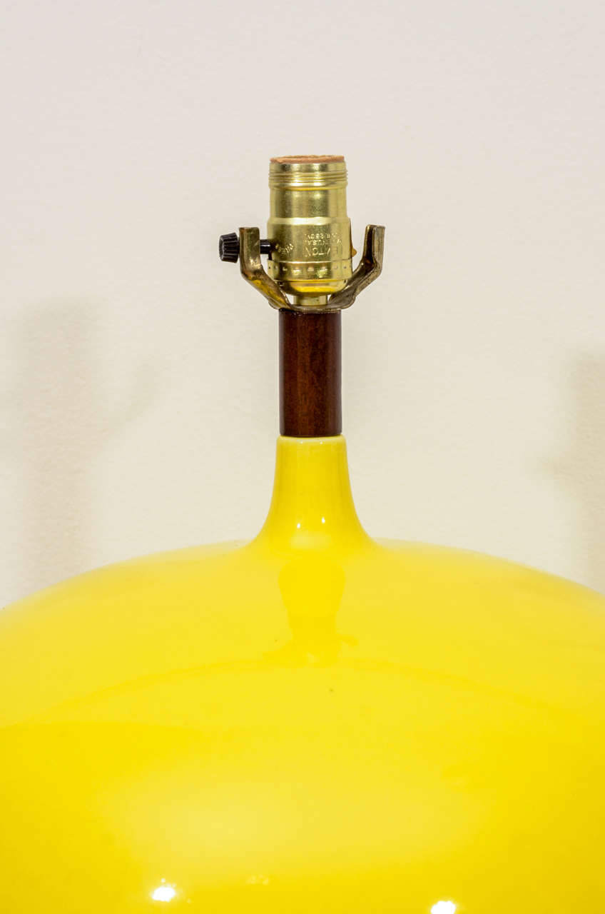 Mod Yellow Lamp In Excellent Condition For Sale In Princeton, NJ