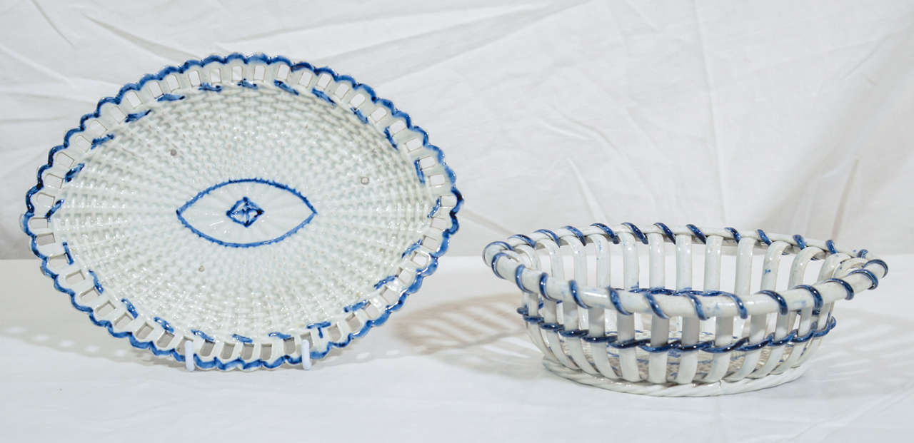 A Pair of Pearlware Blue and White Baskets and Stands In Excellent Condition In Katonah, NY