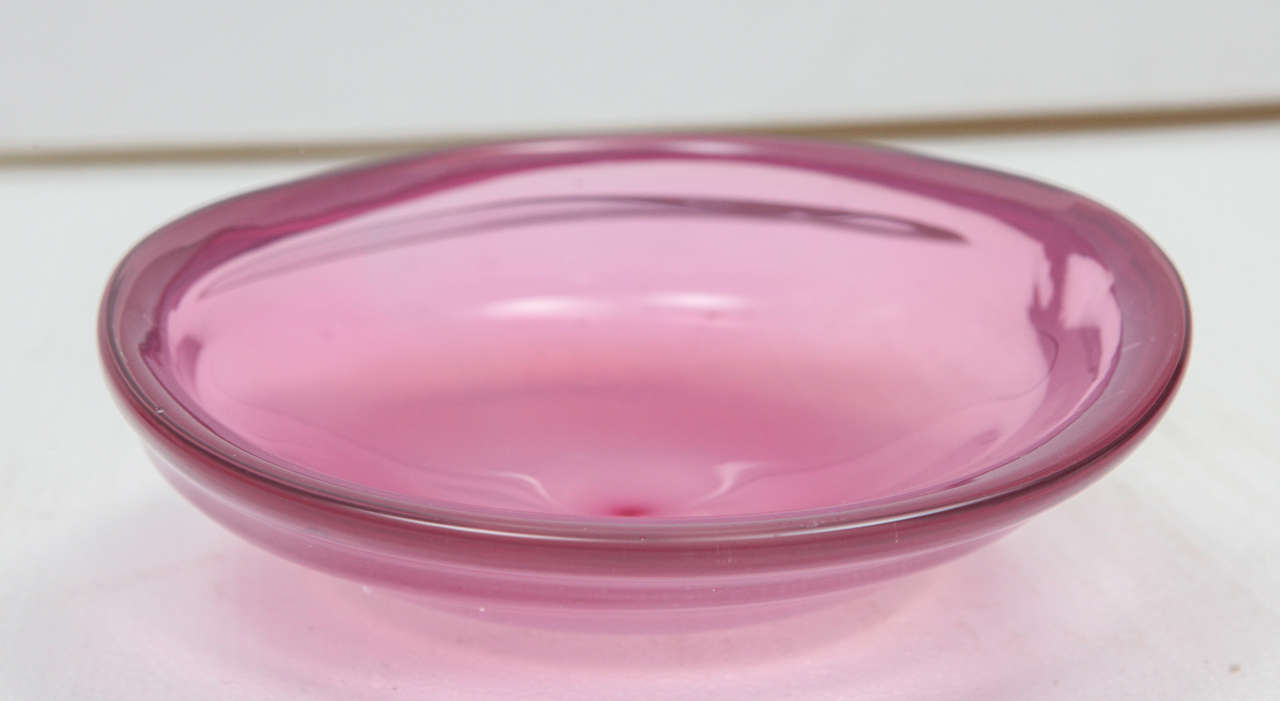 Mid-Century Modern Murano Pink Dish In Excellent Condition In Los Angeles, CA