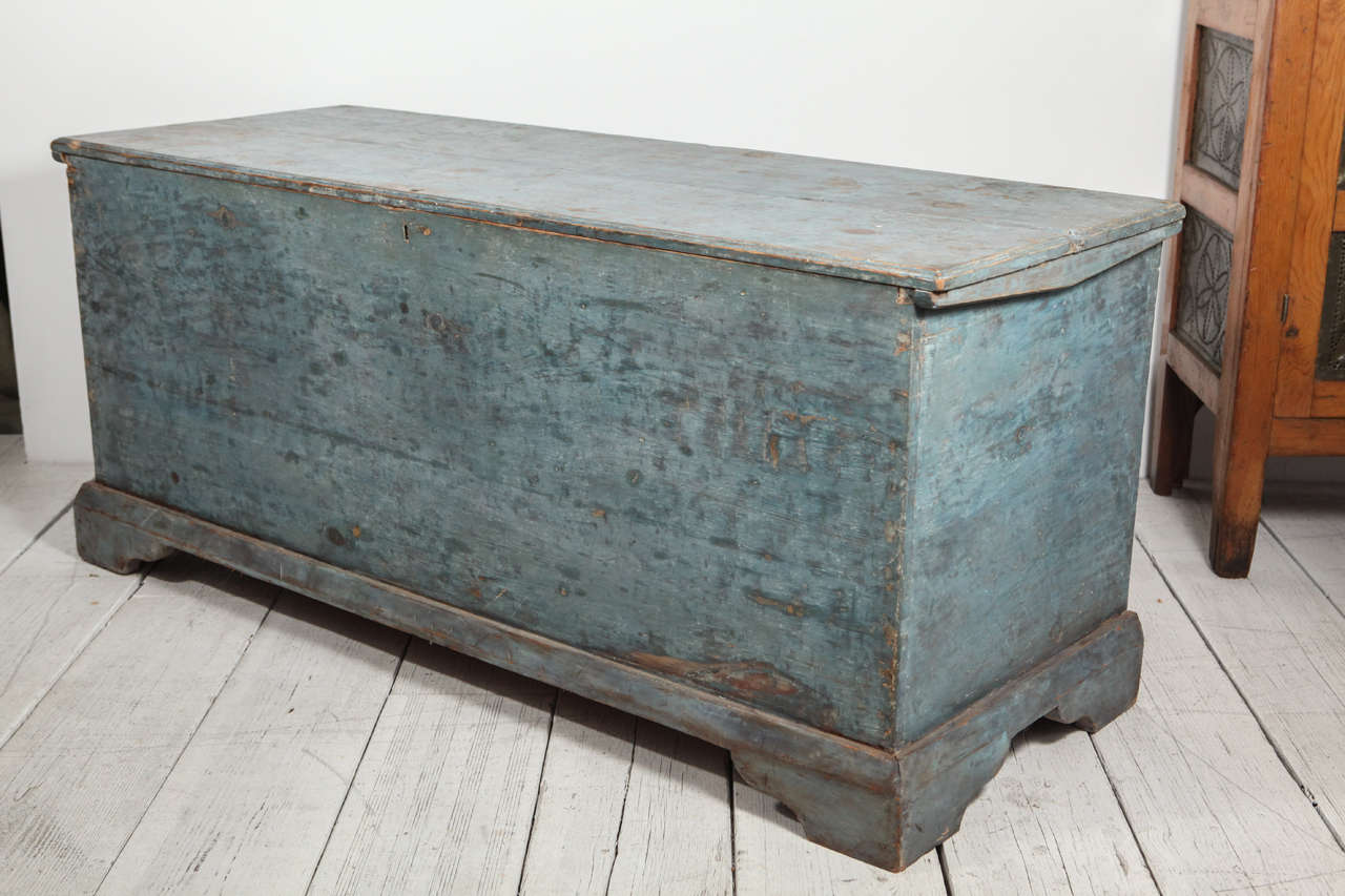 Large blanket chest / trunk.