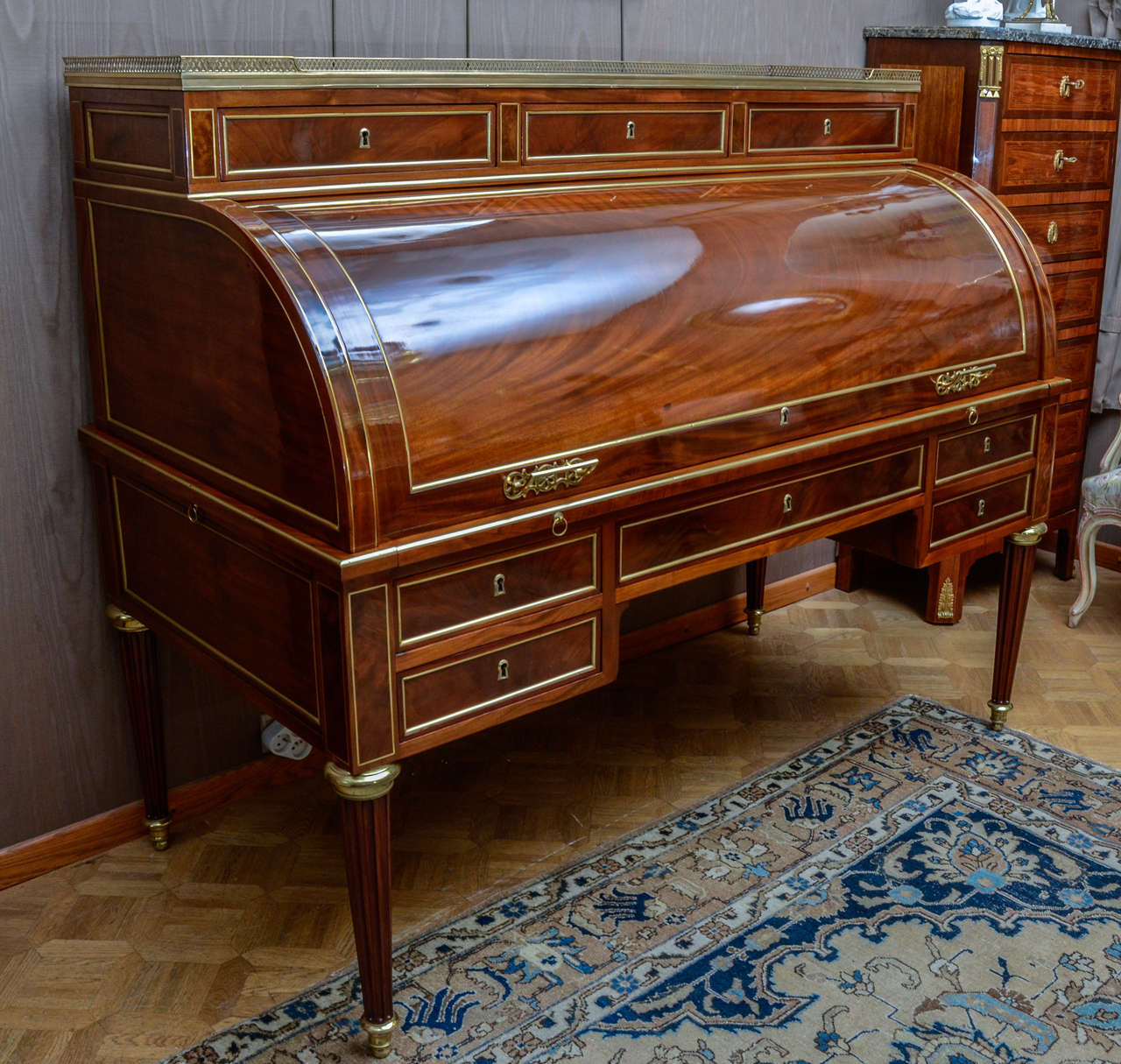 Impressive Louis XVI Mahogany Cylinder Desk For Sale 4
