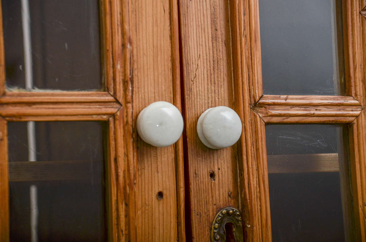 English Scrubbed Pine Cabinet In Good Condition In New York City, NY