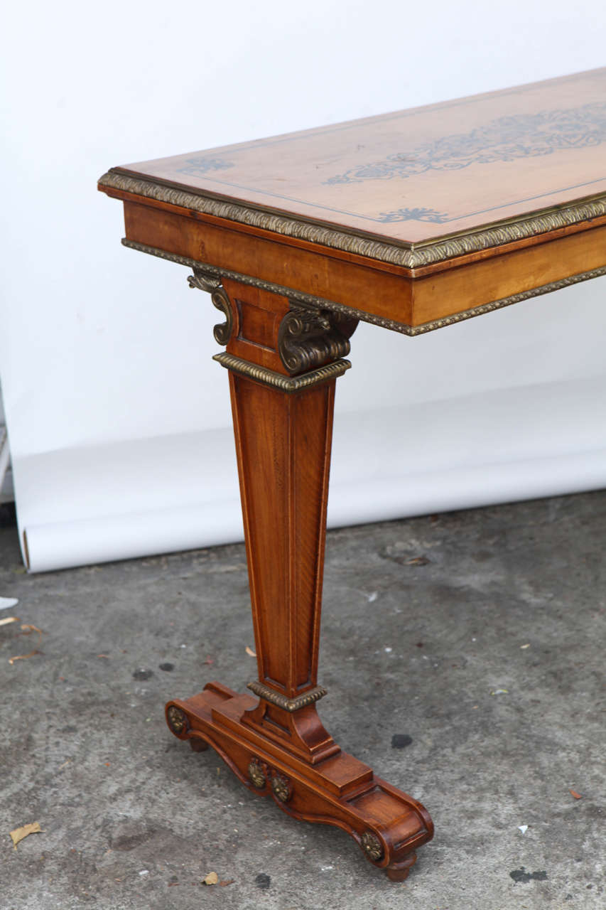1940s French Satinwood Console Table with Inlay For Sale 1
