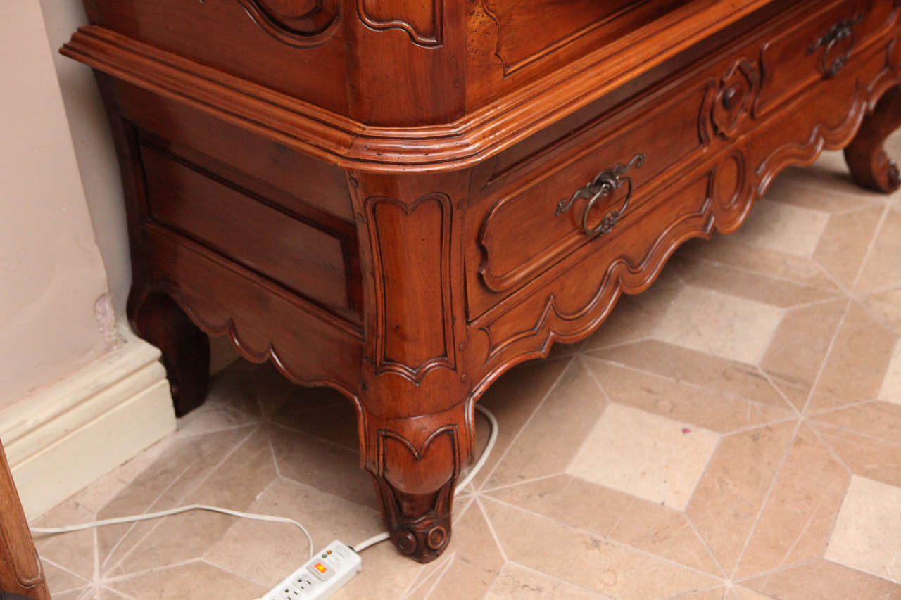 18th Century French Walnut Monumental Armoire with Single Drawer For Sale 4