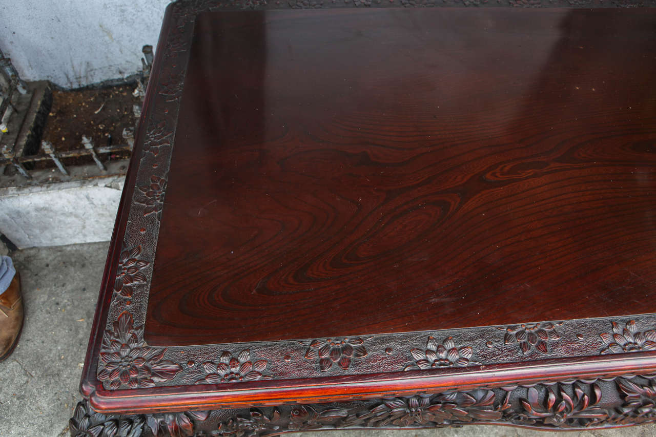 Sculpté Table centrale chinoise du XIXe siècle en vente