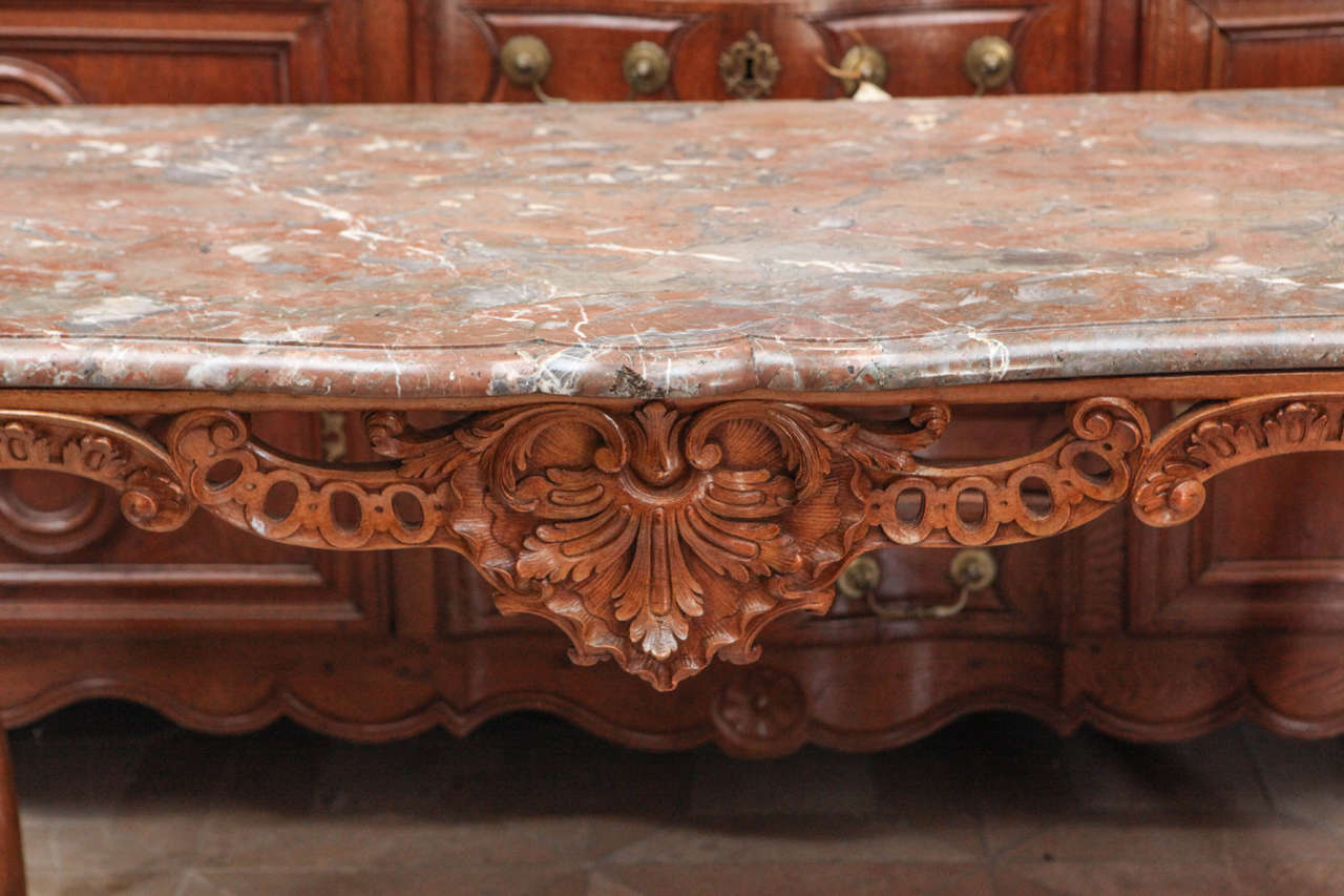 Late 18th Century French Carved Walnut Table with Original Marble Top In Good Condition For Sale In Los Angeles, CA