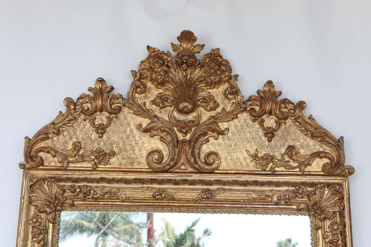 European 19th Century French Carved and Gilded Mirror with Crested Top For Sale