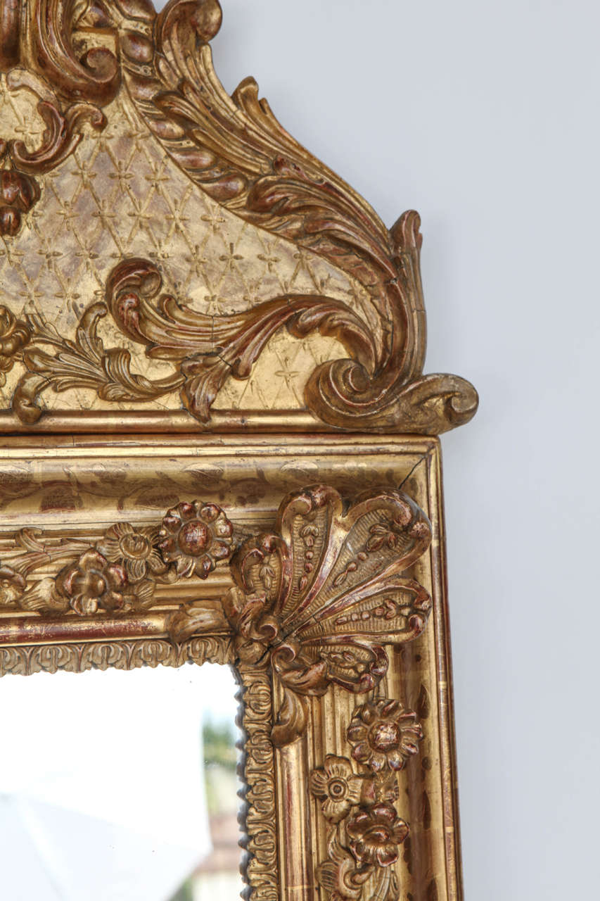 19th Century French Carved and Gilded Mirror with Crested Top For Sale 1