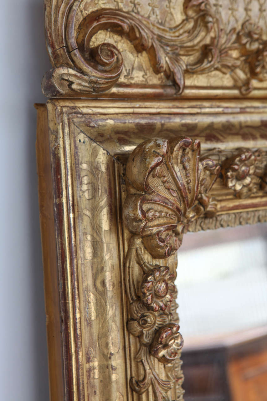 19th Century French Carved and Gilded Mirror with Crested Top For Sale 2