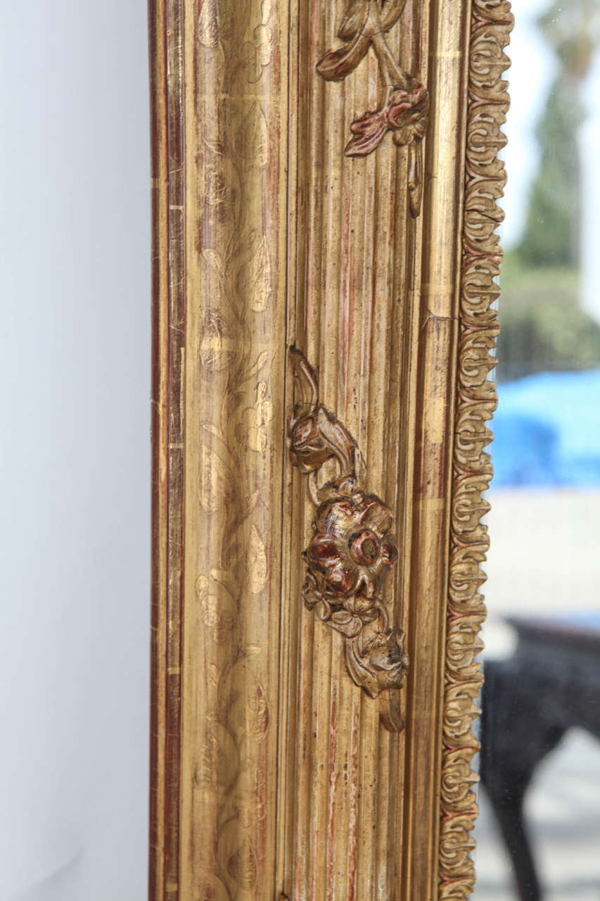 19th Century French Carved and Gilded Mirror with Crested Top For Sale 5