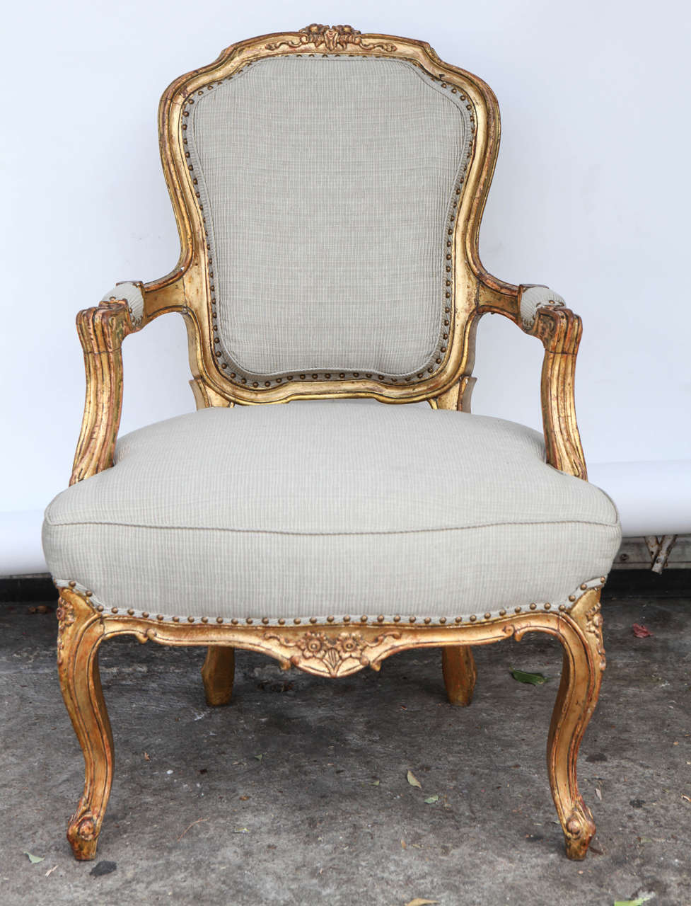 Pair of 19th Century French Carved Giltwood Armchairs In Excellent Condition For Sale In Los Angeles, CA