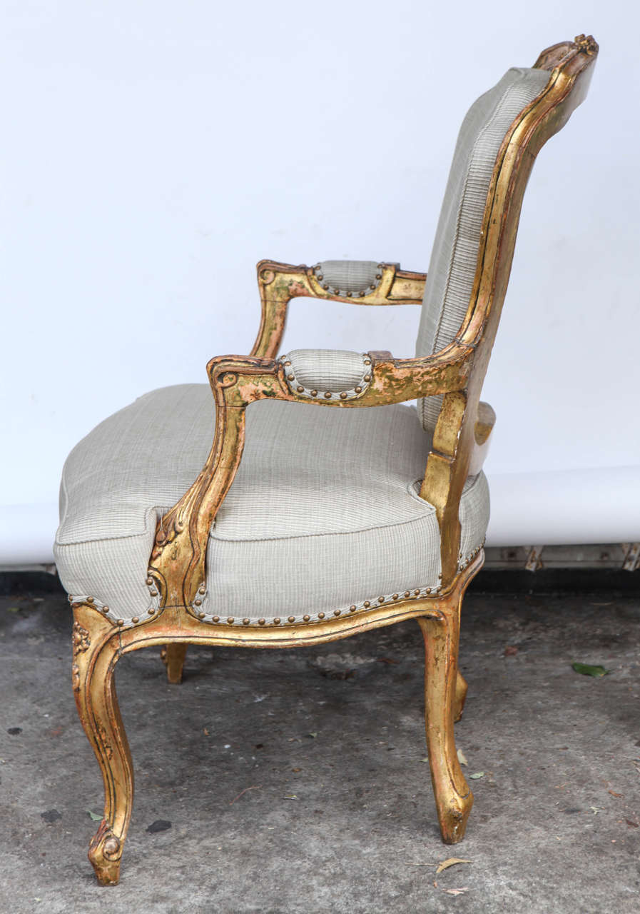 Pair of 19th Century French Carved Giltwood Armchairs For Sale 3