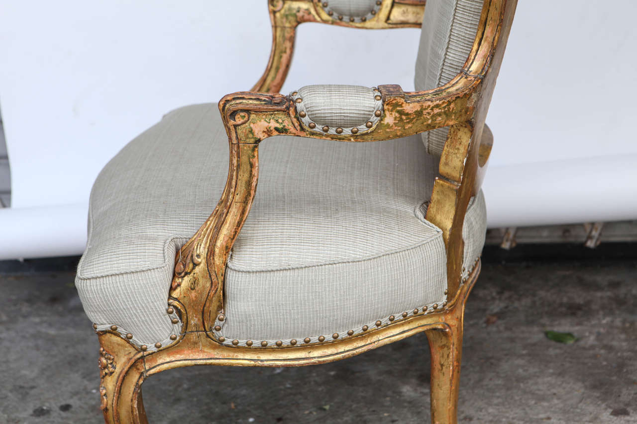 Pair of 19th Century French Carved Giltwood Armchairs For Sale 4
