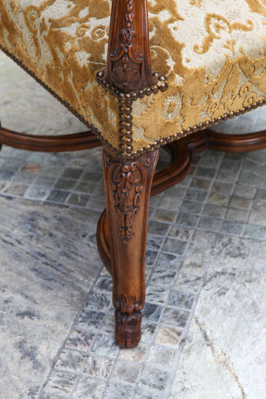 Pair of 19th Century French Walnut Armchairs For Sale 2