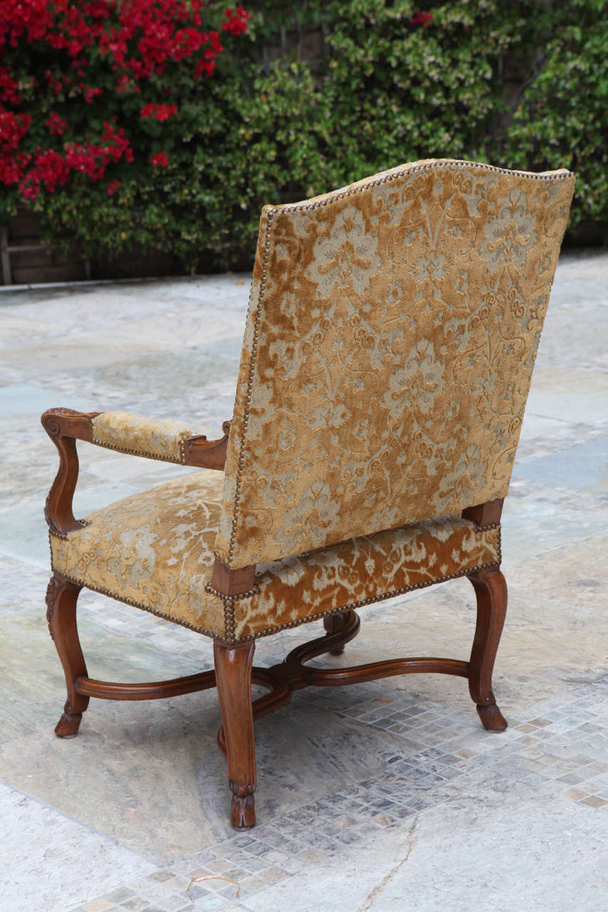 Pair of 19th Century French Walnut Armchairs For Sale 5