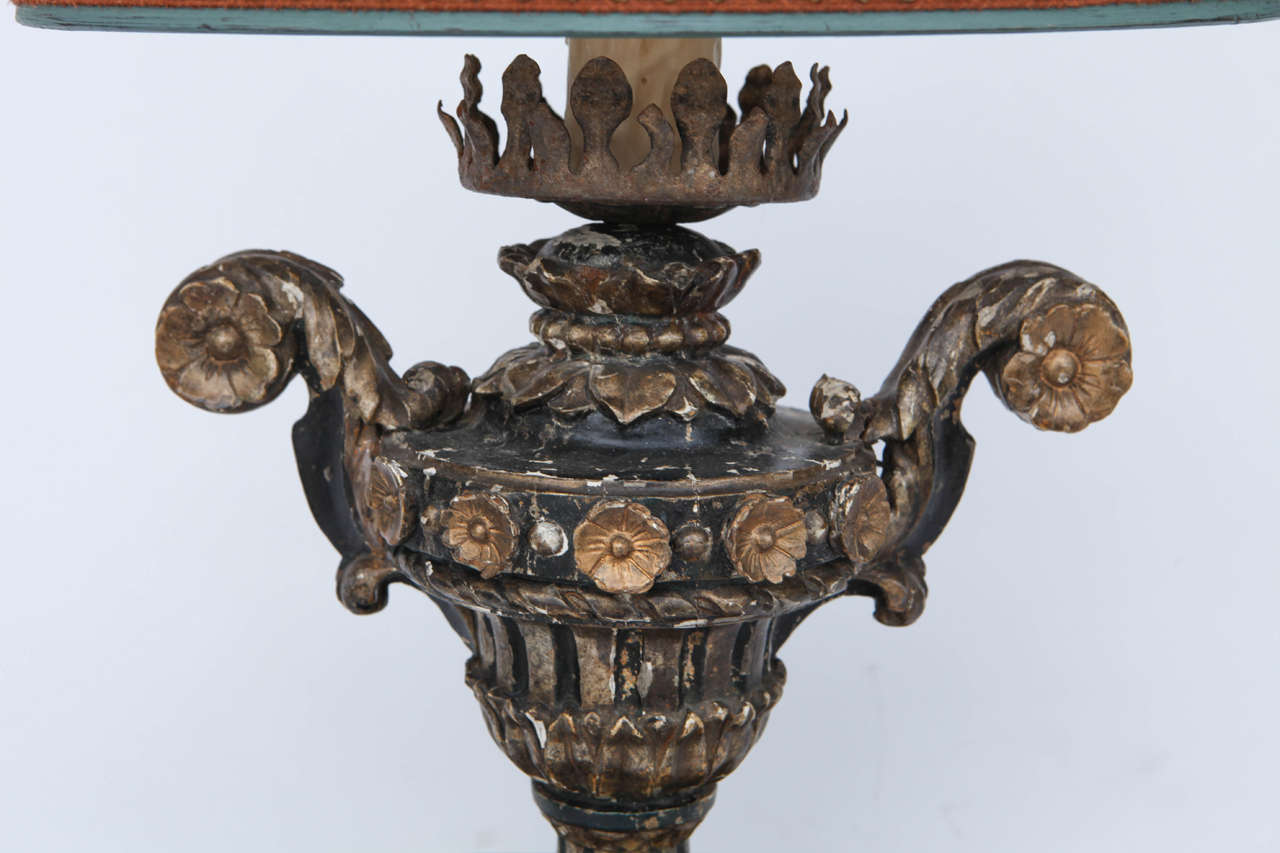 Pair of 19th Century Italian Carved Giltwood Urn Lamps For Sale at 1stDibs