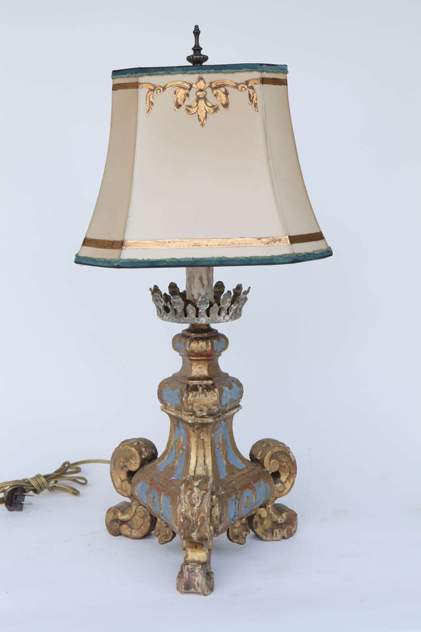 Pair of 19th Century Italian Giltwood Lamps For Sale at 1stDibs