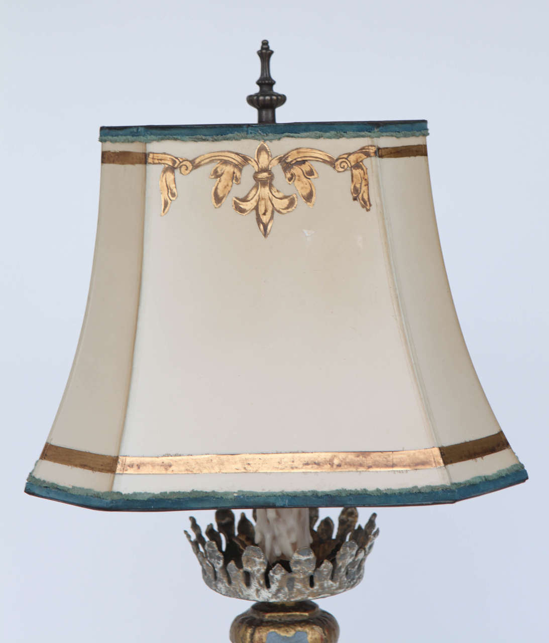 Pair of 19th Century Italian Giltwood Lamps For Sale at 1stDibs