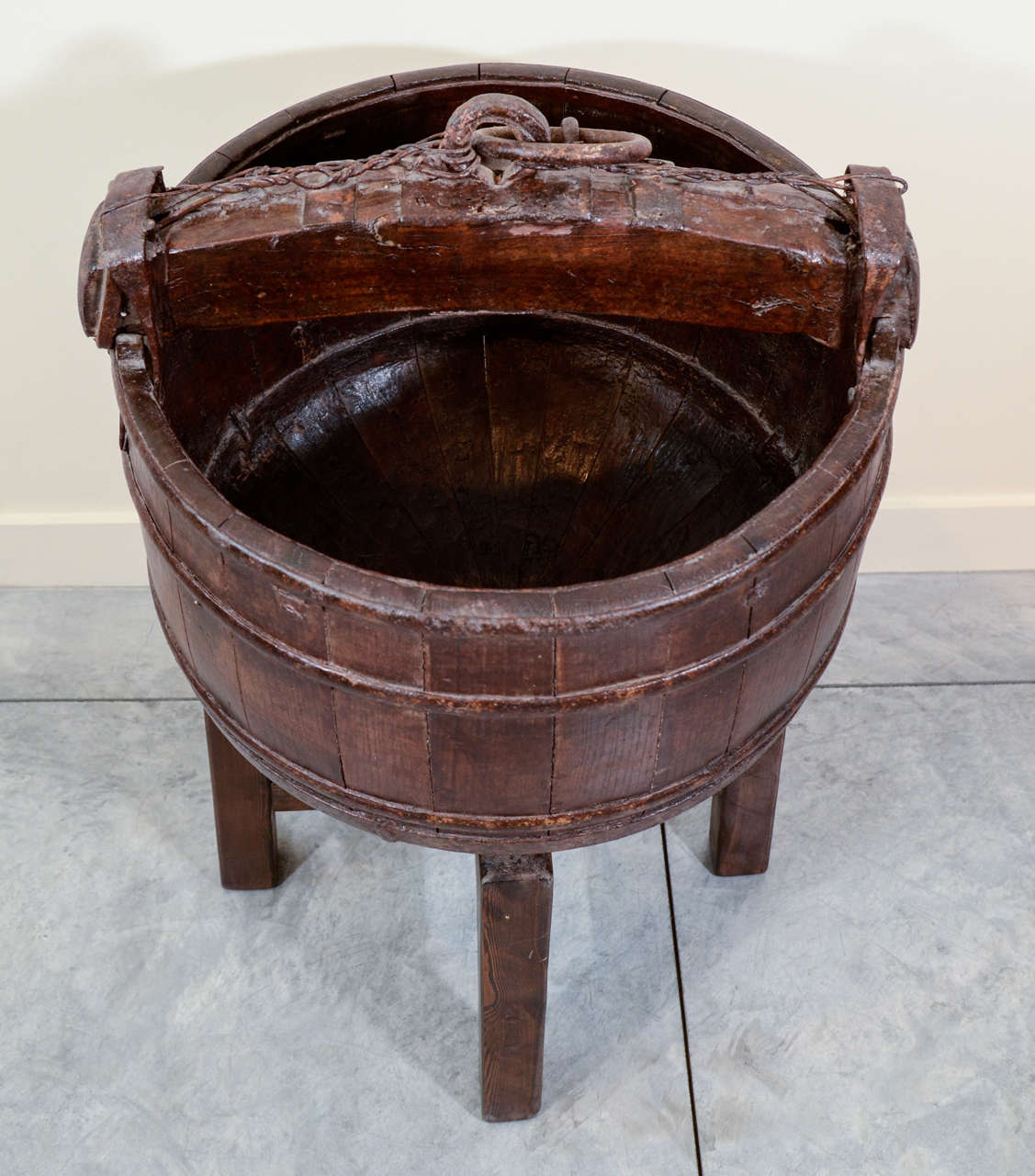 Antique Cypress Water Bucket In Good Condition In New York, NY